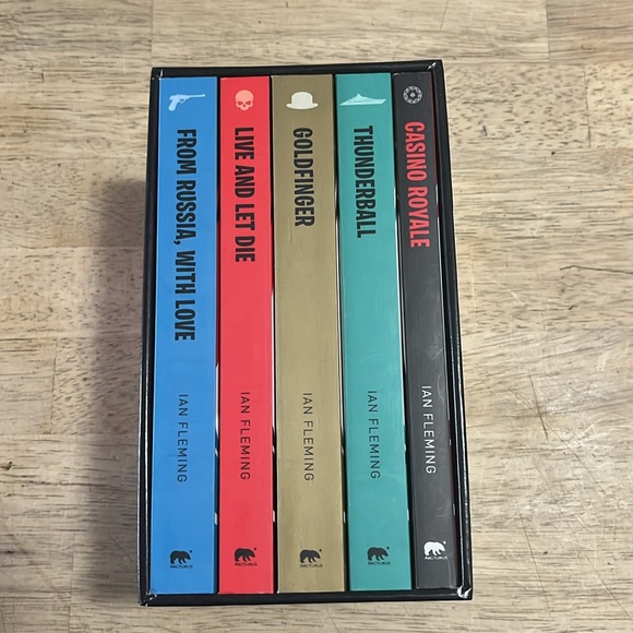 James Bond Collection Box Set - Picture 2 of 14